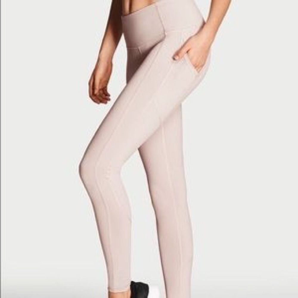 VICTORIA’S SECRET SPORT Knockout Pocket Tight